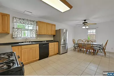 44 Golf Court, Teaneck Township, NJ 07666 - Photo 5