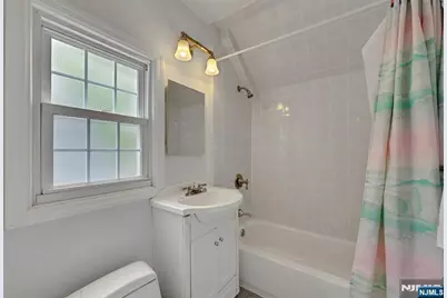 44 Golf Court, Teaneck Township, NJ 07666 - Photo 11