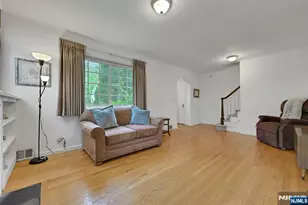 44 Golf Ct, Teaneck Township, NJ 07666 - Photo 3