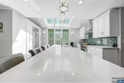 248 Wayfair Circle, Franklin Lakes, NJ 07417 - Photo 11