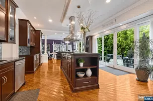 47 Mountainwood Ct, Totowa, NJ 07512 - Photo 11