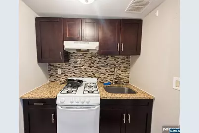 3021 Edwin 2H #2H, Fort Lee, NJ 07024 - Photo 5