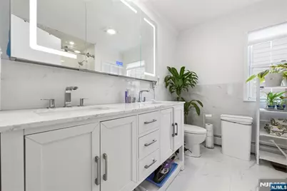 161 South Parkway, Clifton, NJ 07014 - Photo 17