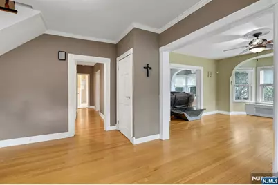 160 Clinton Avenue, Hillsdale, NJ 07642 - Photo 9