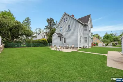 160 Clinton Avenue, Hillsdale, NJ 07642 - Photo 43