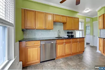 160 Clinton Avenue, Hillsdale, NJ 07642 - Photo 17