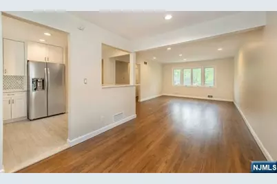 99 Morningside Road, Paramus, NJ 07652 - Photo 5