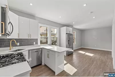 59 Locust Avenue 1R #1R, Wallington, NJ 07057 - Photo 1