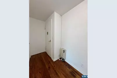 2205 N Central Road 4 D #4 D, Fort Lee, NJ 07024 - Photo 5