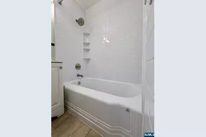 2205 N Central Road 4 D #4 D, Fort Lee, NJ 07024 - Photo 25