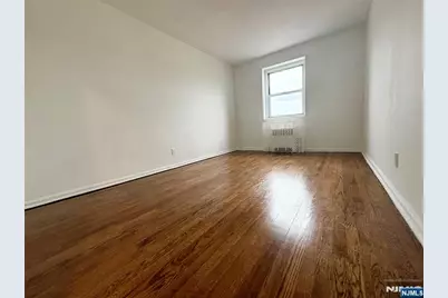 2205 N Central Road 4 D #4 D, Fort Lee, NJ 07024 - Photo 31
