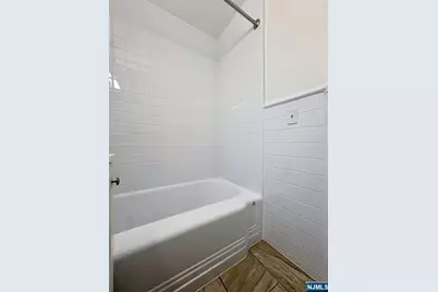 2205 N Central Road 4 D #4 D, Fort Lee, NJ 07024 - Photo 27