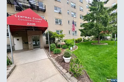2205 N Central Road 4 D #4 D, Fort Lee, NJ 07024 - Photo 1