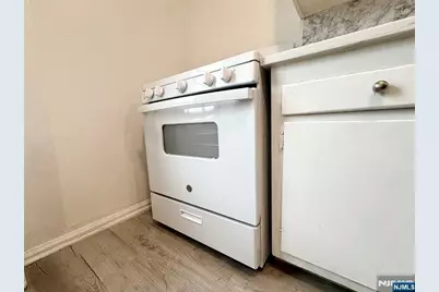 2205 N Central Road 4 D #4 D, Fort Lee, NJ 07024 - Photo 13