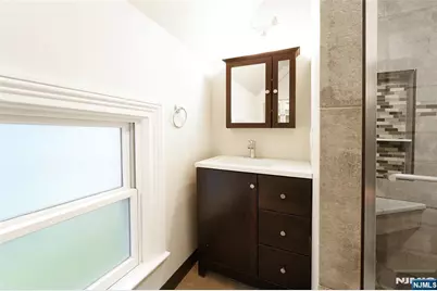 105 E Palisade Avenue B #B, Englewood, NJ 07631 - Photo 11