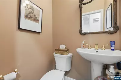 122 White Pine Court, Paramus, NJ 07652 - Photo 13