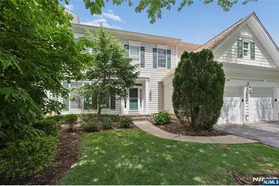 122 White Pine Court, Paramus, NJ 07652 - Photo 3