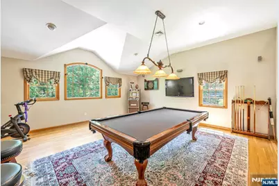 411 Snyder Road, Wyckoff Township, NJ 07481 - Photo 27