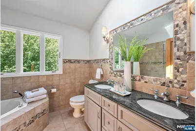 411 Snyder Road, Wyckoff Township, NJ 07481 - Photo 25