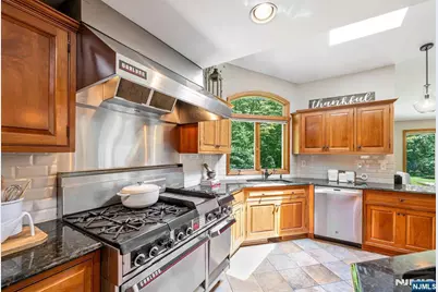 411 Snyder Road, Wyckoff Township, NJ 07481 - Photo 9