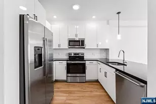 520 Cliff Street 423, Fairview, NJ 07022 - Photo 5