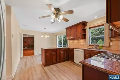 5 Skie Drive, Paramus, NJ 07652 - Photo 5