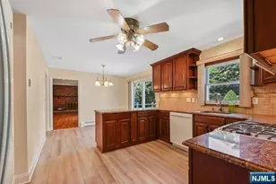 5 Skie Dr, Paramus, NJ 07652 - Photo 5