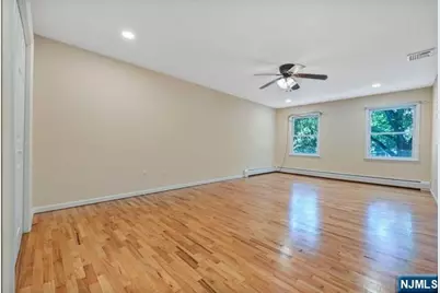 5 Skie Drive, Paramus, NJ 07652 - Photo 11
