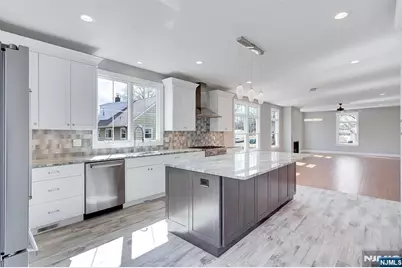 582 Green Valley Road, Paramus, NJ 07652 - Photo 7