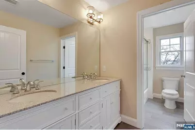 582 Green Valley Road, Paramus, NJ 07652 - Photo 17