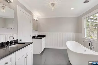 582 Green Valley Road, Paramus, NJ 07652 - Photo 15