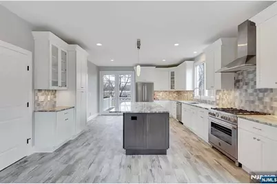582 Green Valley Road, Paramus, NJ 07652 - Photo 9
