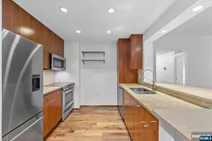 3103 City Pl, Edgewater, NJ 07020 - Photo 5