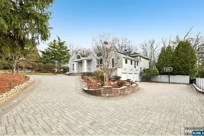 270 E Clinton Avenue, Tenafly, NJ 07670 - Photo 5