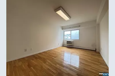 333 Grand Avenue 2R #2R, Palisades Park, NJ 07650 - Photo 7