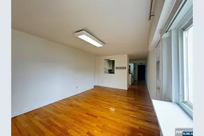 333 Grand Avenue 2R #2R, Palisades Park, NJ 07650 - Photo 3