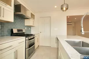 35A Edgewater Pl, Edgewater, NJ 07020 - Photo 7