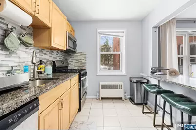 2350 Linwood Avenue 1E #1E, Fort Lee, NJ 07024 - Photo 3