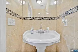 286 James St, Hackensack, NJ 07601 - Photo 11
