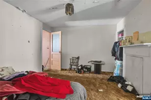 88 Komorn, Newark, NJ 07105 - Photo 17