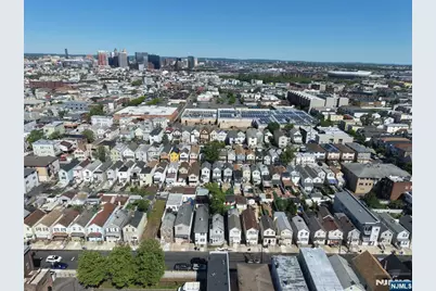 88 Komorn, Newark, NJ 07105 - Photo 9