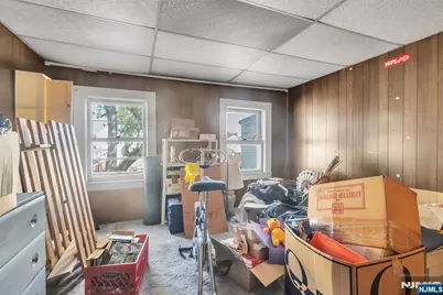 88 Komorn, Newark, NJ 07105 - Photo 25