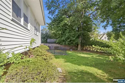 92 Van Buskirk Road, Teaneck Township, NJ 07666 - Photo 3