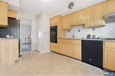 92 Van Buskirk Road, Teaneck Township, NJ 07666 - Photo 11