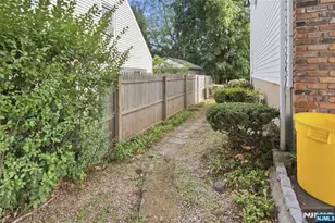 92 Van Buskirk Rd, Teaneck Township, NJ 07666 - Photo 7