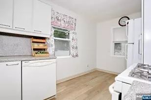 27-20 Kipp, Fair Lawn, NJ 07410 - Photo 7
