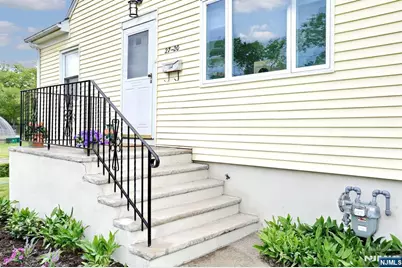27-20 Kipp, Fair Lawn, NJ 07410 - Photo 3