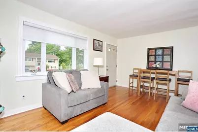 27-20 Kipp, Fair Lawn, NJ 07410 - Photo 5