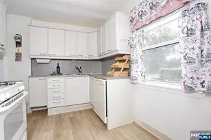 27-20 Kipp, Fair Lawn, NJ 07410 - Photo 11