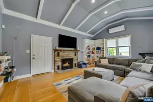 917 E Lawn Dr, Teaneck Township, NJ 07666 - Photo 9